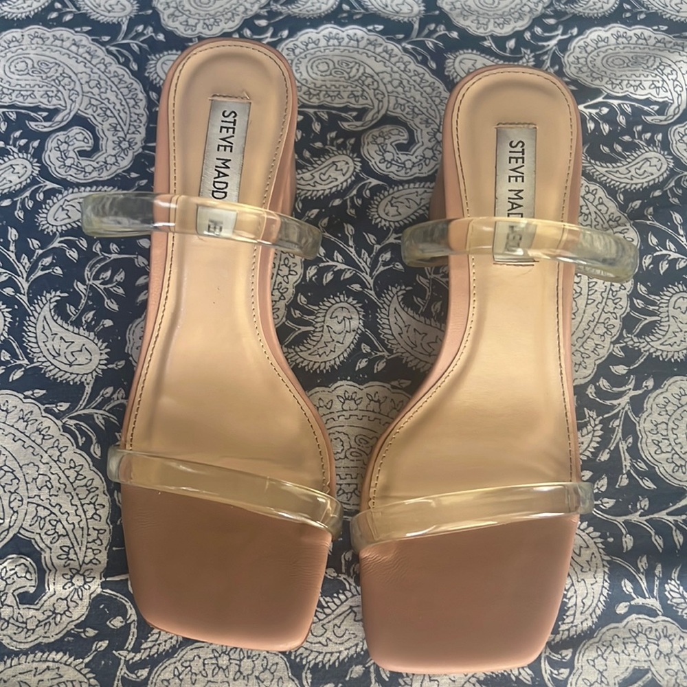 Women’s shoes size 6. Steven Madden.